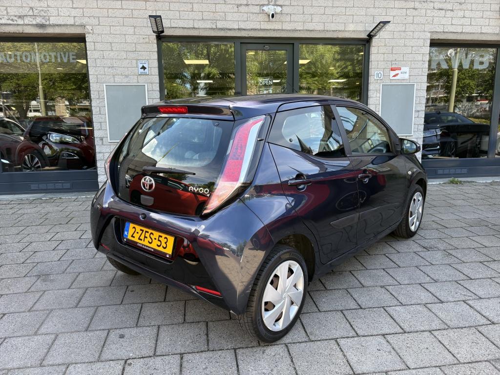 Toyota Aygo 1.0 VVT-i x-play Camera led Nap Beurt (bj 2015), Auto's, Euro 5, Gebruikt, Origineel Nederlands, Bedrijf