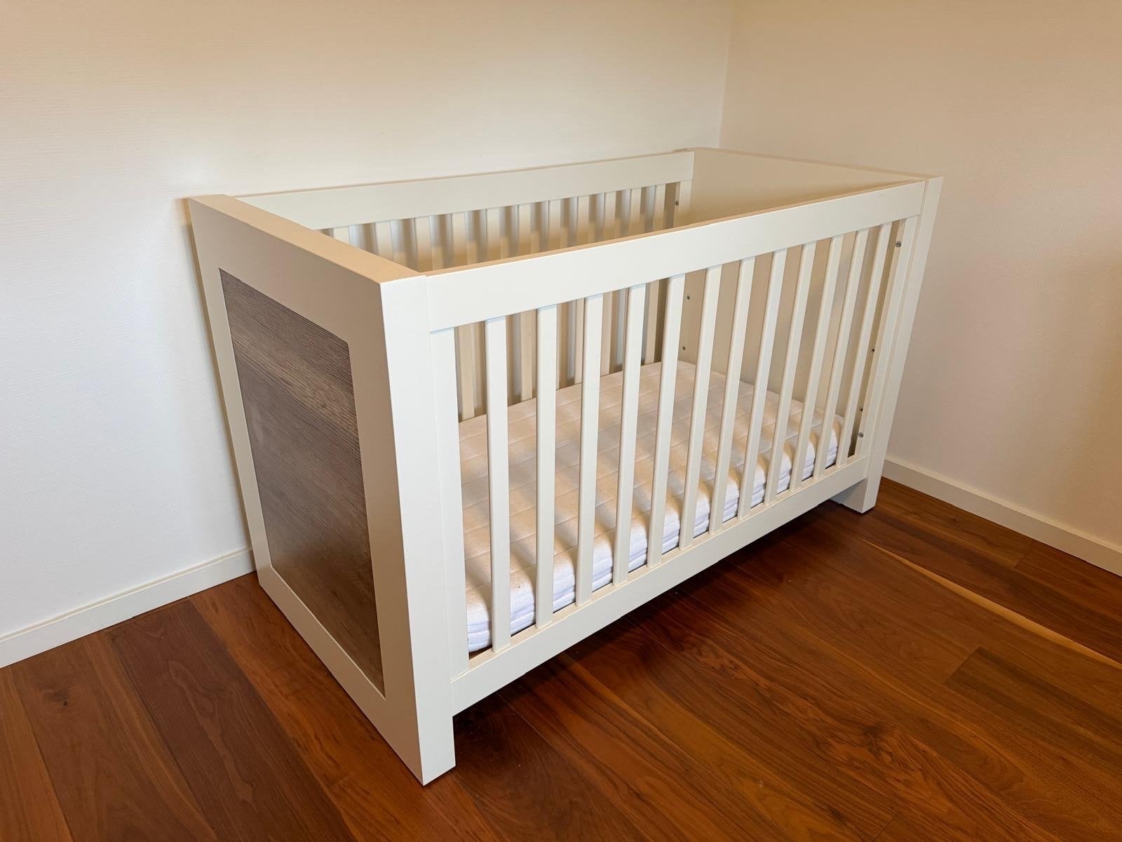 Ledikant en Commode met Matras en Aerosleeptopper