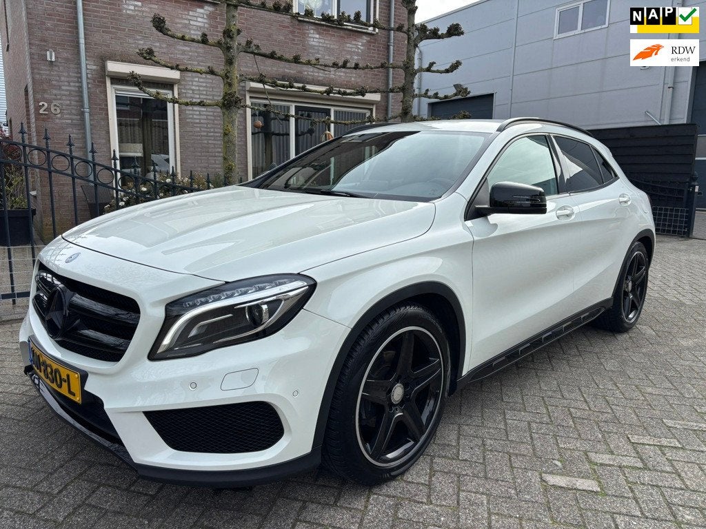 Mercedes-Benz GLA-klasse 180 AMG Night Edition Plus / 1e eig, Auto's, Dealer onderhouden, Gebruikt, 4 cilinders, 715 kg