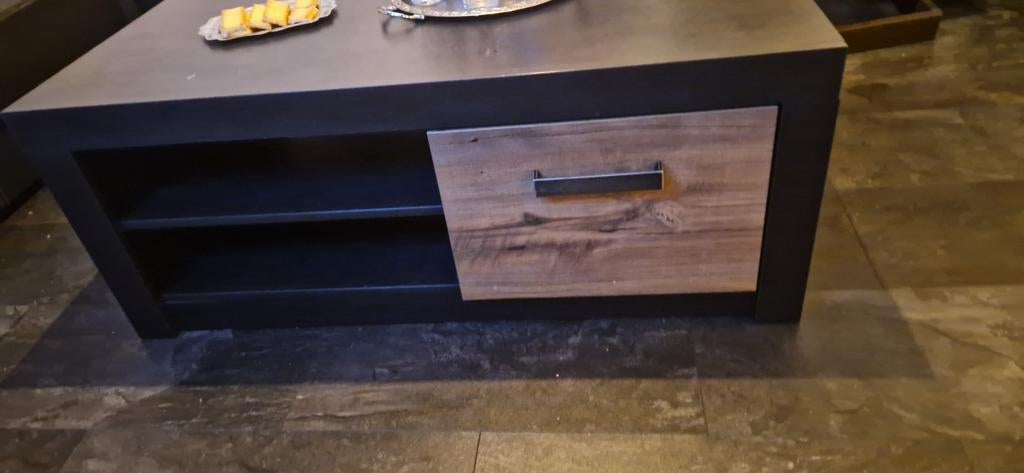 Leuke salontafel zo goed als nieuw met opbergruimte, Huis en Inrichting, Tafels | Salontafels, 50 tot 100 cm, Zo goed als nieuw