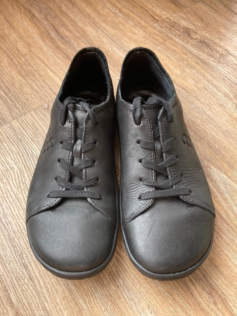 VivoBarefoot Addis Ladies Triple Black - Maat 39, Zwart, Ophalen of Verzenden, Sneakers of Gympen, Gedragen