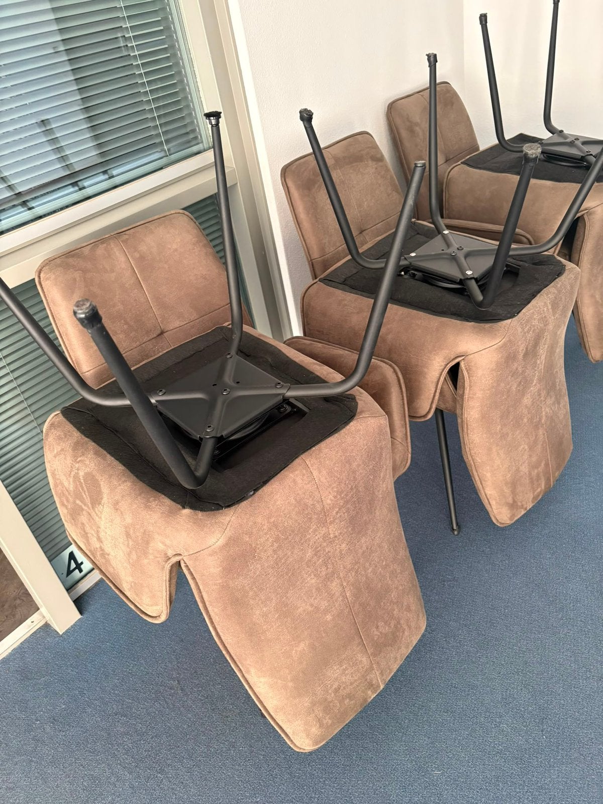 Mooie,nette en comfortabele eetkamerstoelen, Huis en Inrichting, Stoelen, Zo goed als nieuw, Vijf, Zes of meer stoelen, Bruin