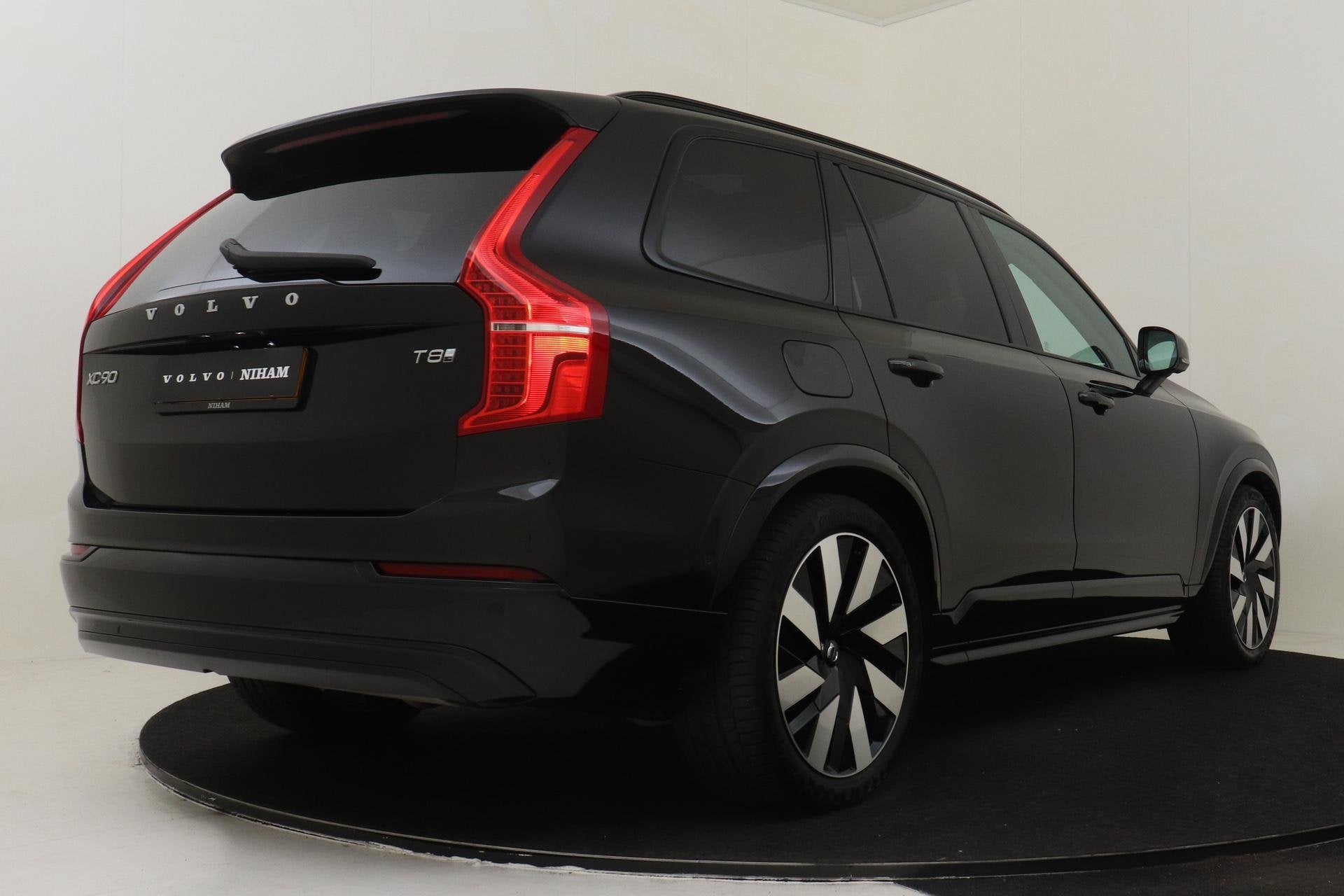 Volvo XC90 T8 PLUG-IN HYBRID AWD ULTRA DARK *FULL OPTIONS!*, Gebruikt, Euro 6, 4 cilinders, Zwart