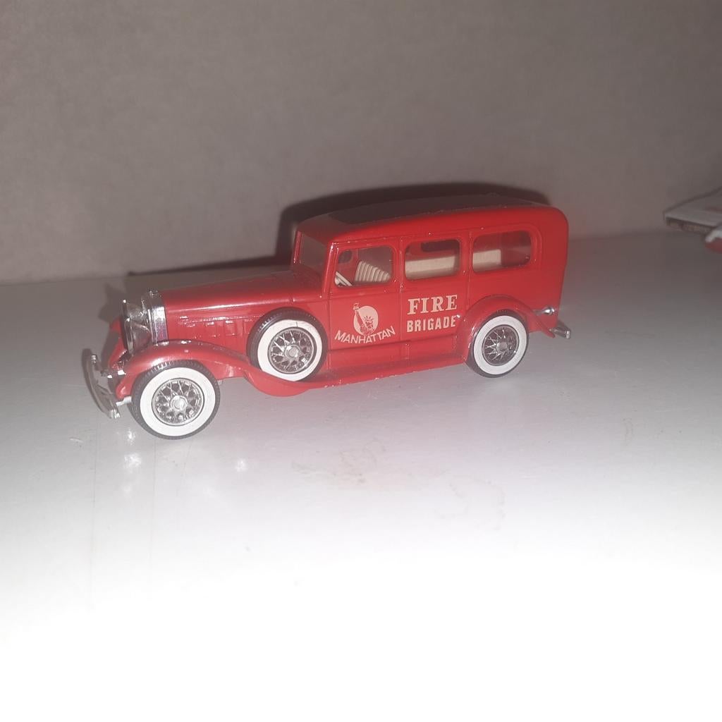 Vintage rode Cadillac V16 1931 brandweerauto  schaalmodel, Ophalen of Verzenden, Auto