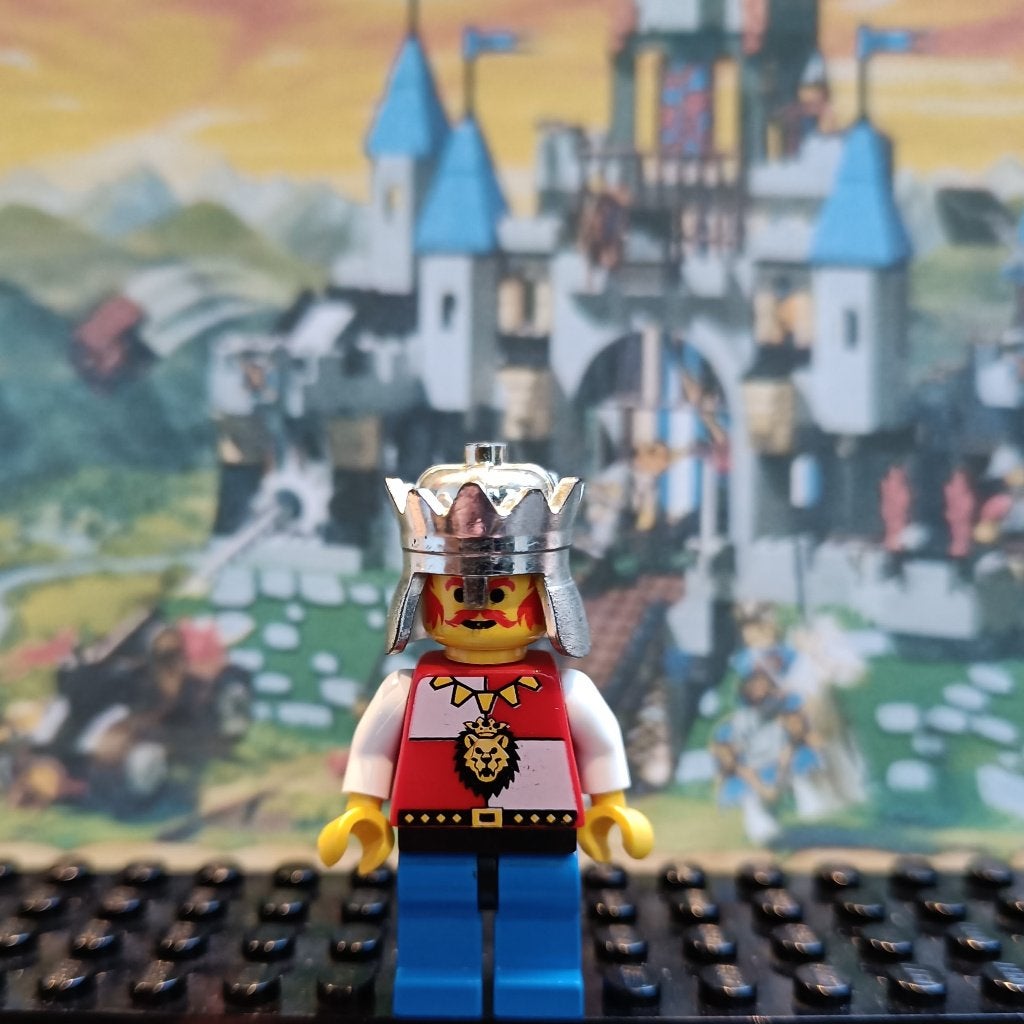 Lego Royal Knights - King, with Blue Legs without Cape, Kinderen en Baby's, Speelgoed | Duplo en Lego, Gebruikt, Lego, Ophalen of Verzenden