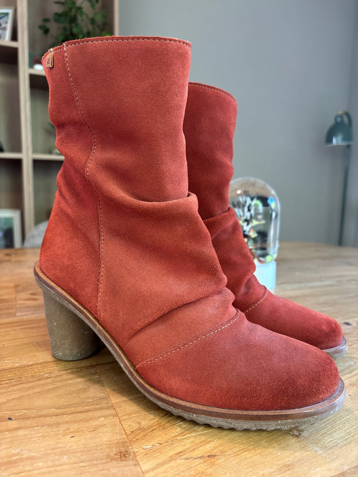 El Naturalista laarsjes Dames rood mt39 izgs, Kleding | Dames, Schoenen, Lage of Enkellaarzen, Ophalen of Verzenden, Zo goed als nieuw