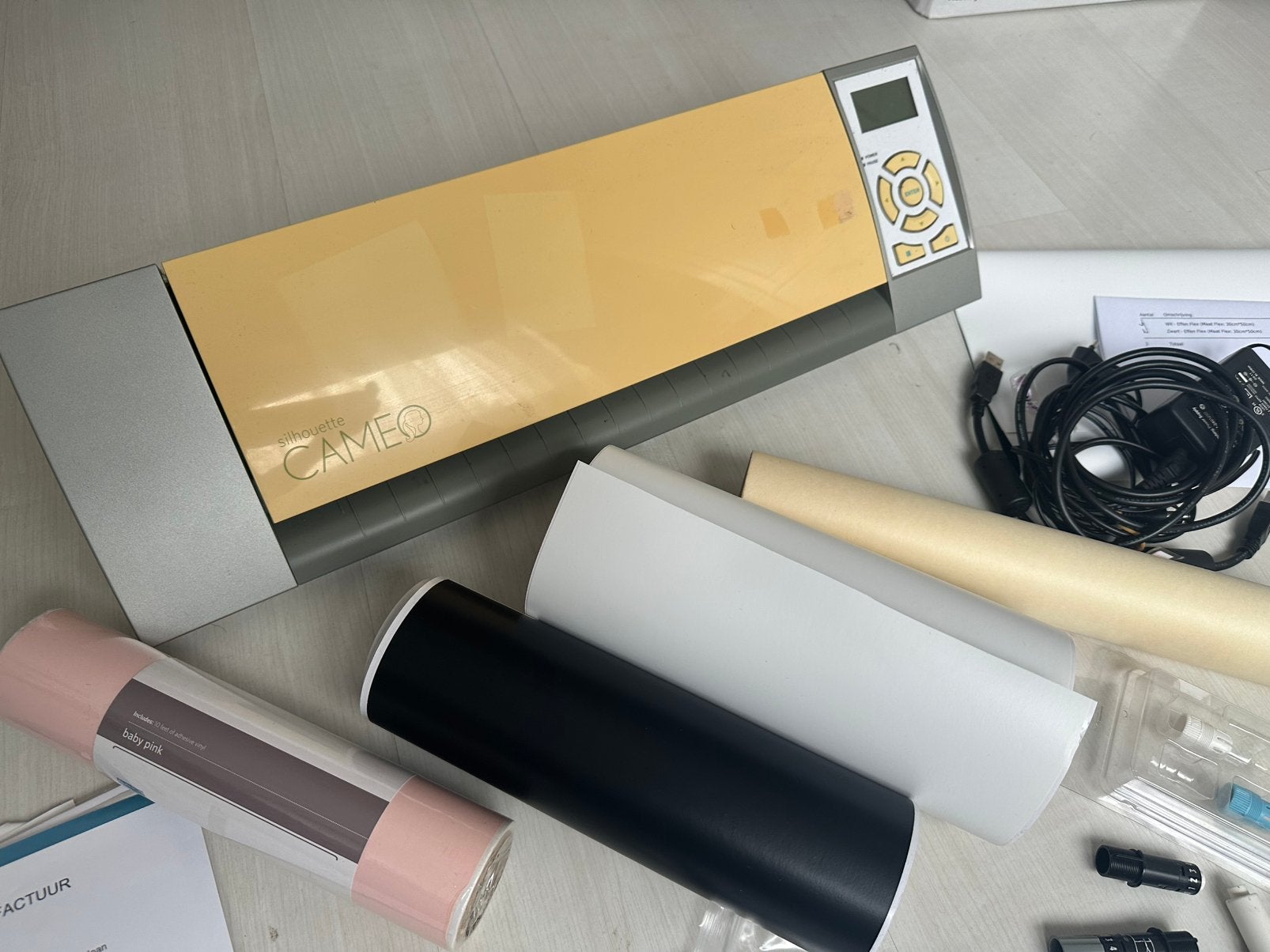 GRATIS!! – Silhouette Cameo snijplotter + veel accessoires, Ophalen, Gebruikt