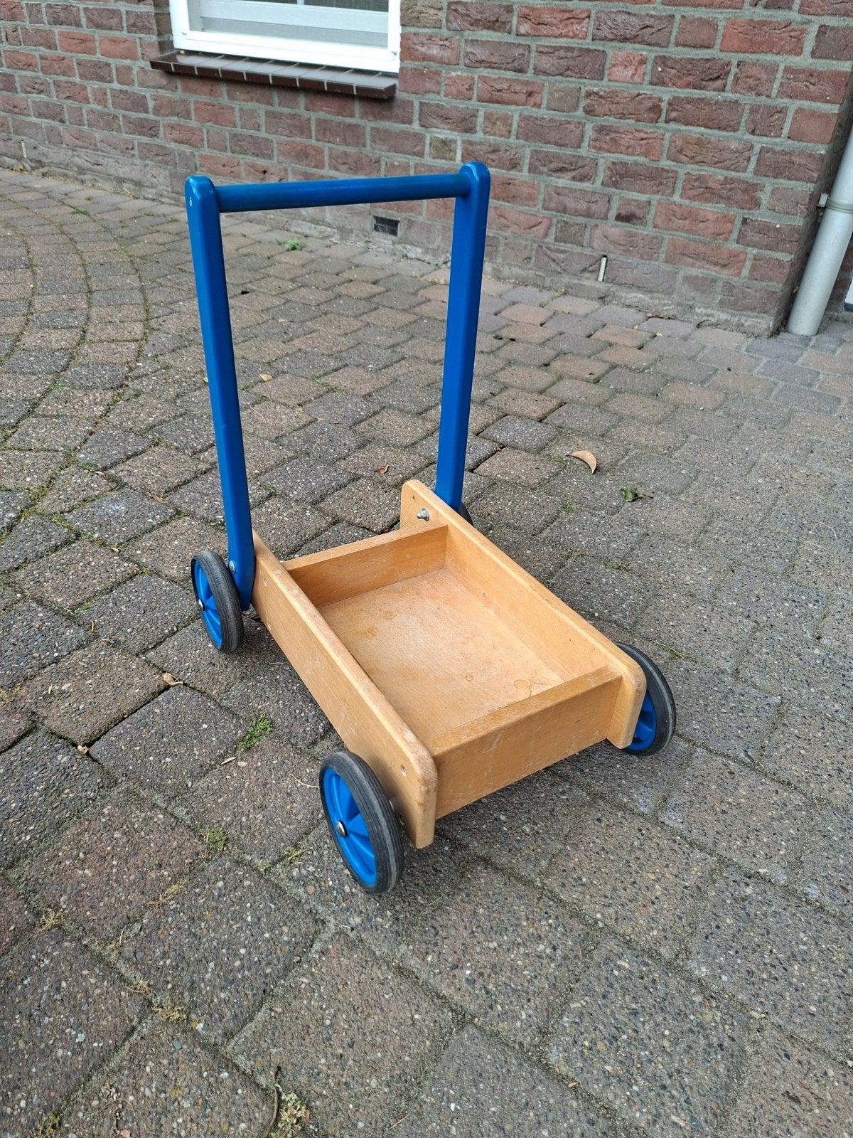 Houten loopwagen met blauwe wielen - goed gebruikt, Kinderen en Baby's, Ophalen, Gebruikt, Jongen of Meisje
