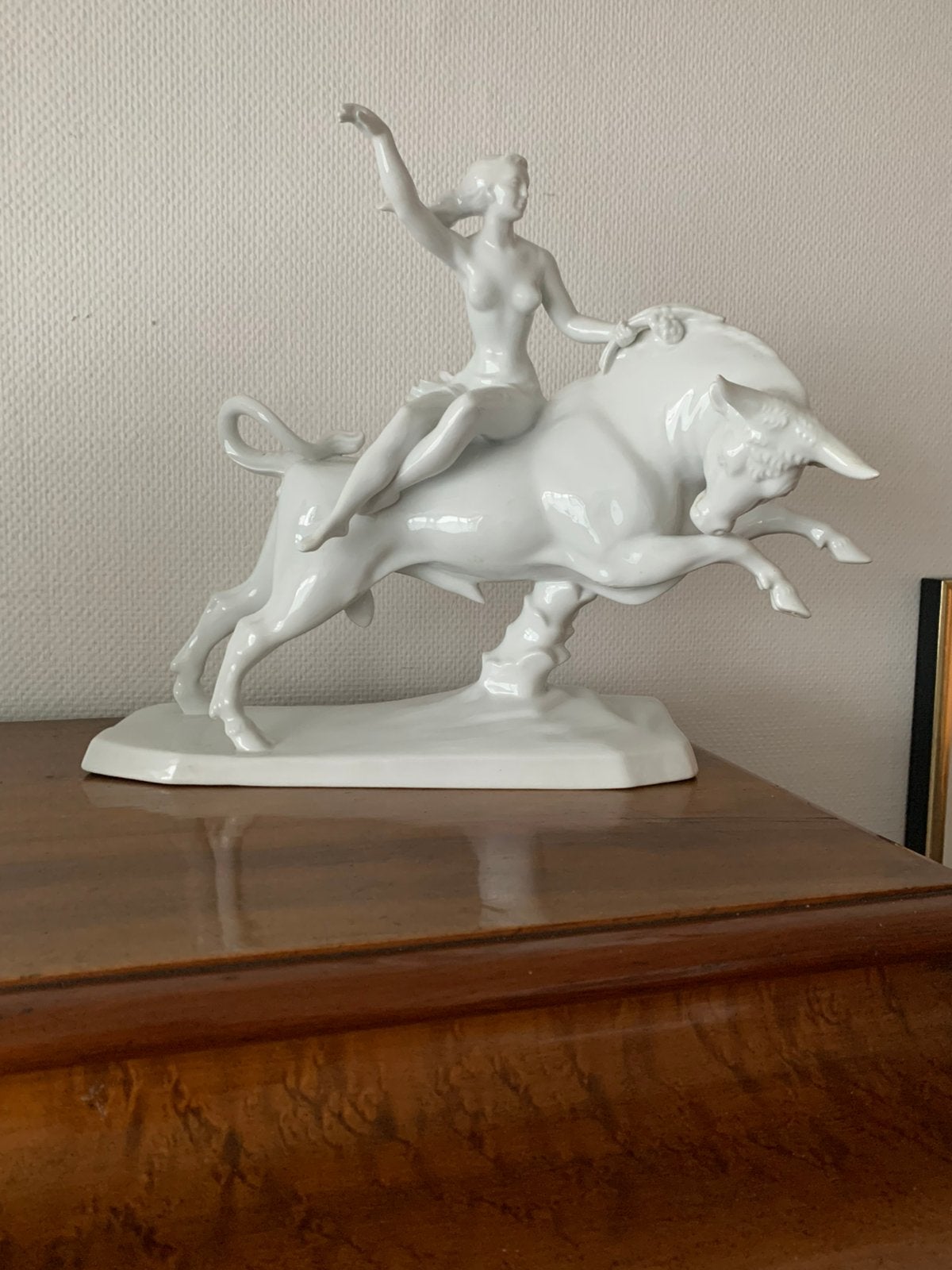 “ Vrouw op een stier ‘ groot beeld van “ HEREND “ ❗️ZELDZAAM, Verzenden