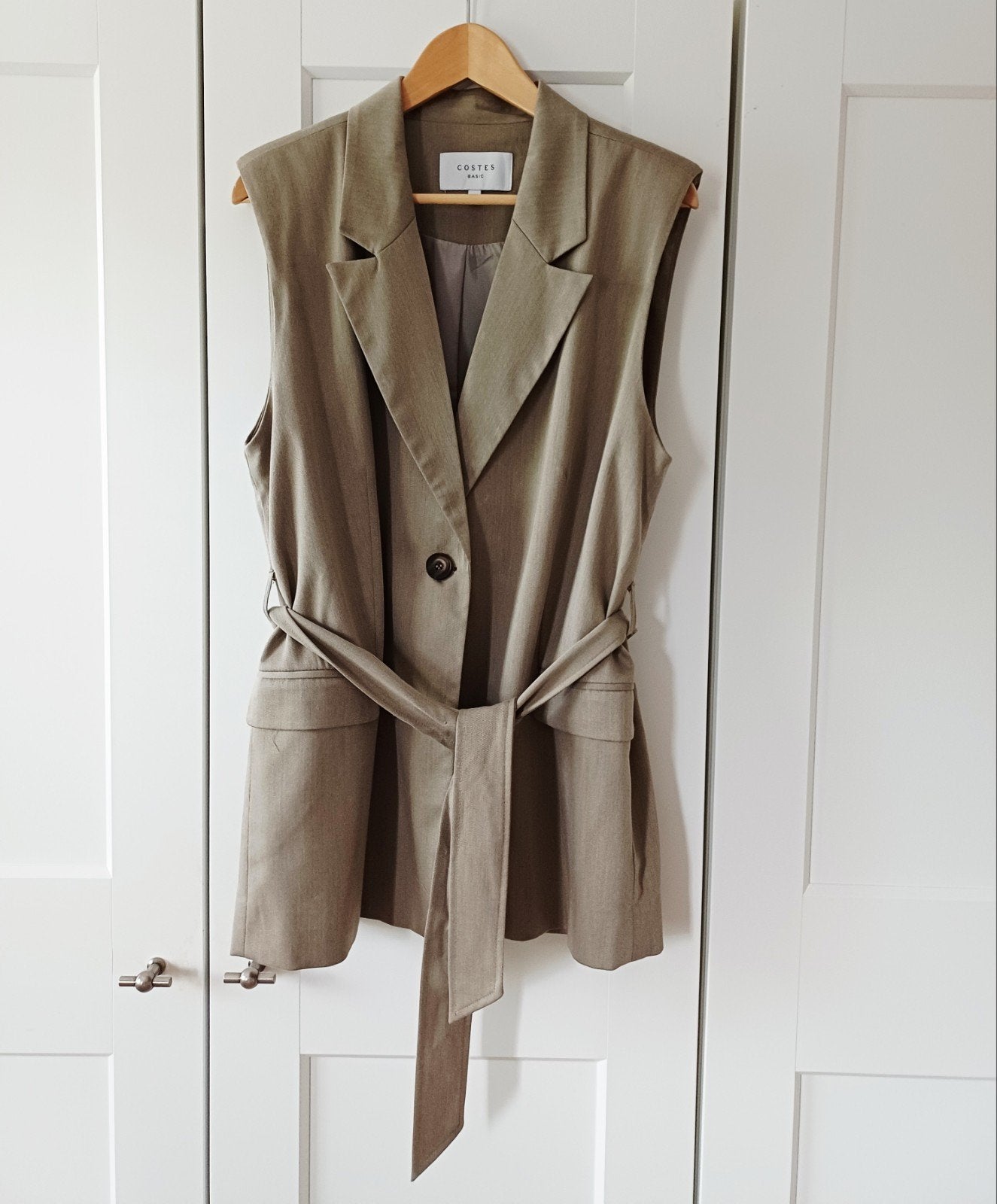 Mouwloze blazer met ceintuur van Costes, Beige, Maat 42/44 (L), Ophalen of Verzenden, Zo goed als nieuw