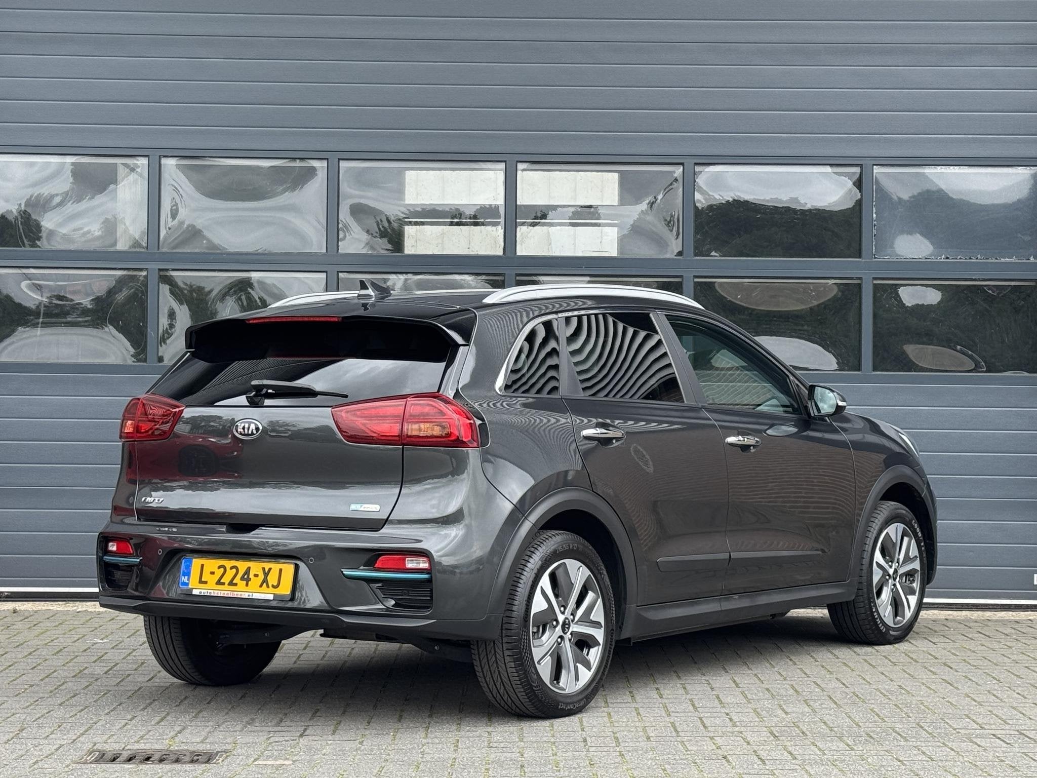 KIA E-NIRO DYNAMICPLUSLINE 64 KWH (100% SOH) I SCHUIF/KANTEL, Gebruikt, Huisgarantie, 1712 kg, Met garantie (alle)