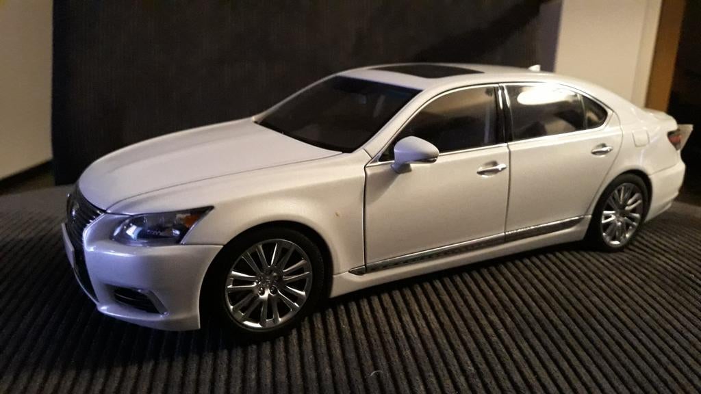 Autoart 1/18 Lexus LS 600HL Signature Gelimiteerd ZELDZAAM, Hobby en Vrije tijd, Modelauto's | 1:18, Ophalen of Verzenden, Nieuw