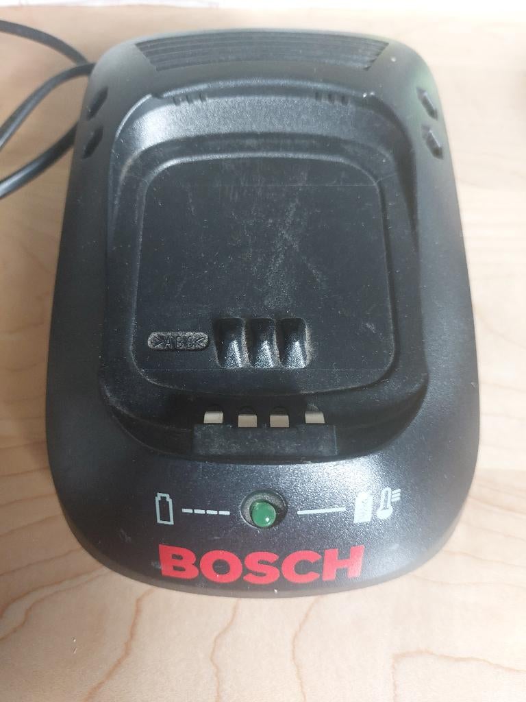 Bosch oplader met accu, Doe-het-zelf en Verbouw, Gereedschap | Machine-onderdelen en Toebehoren, Ophalen, Gebruikt