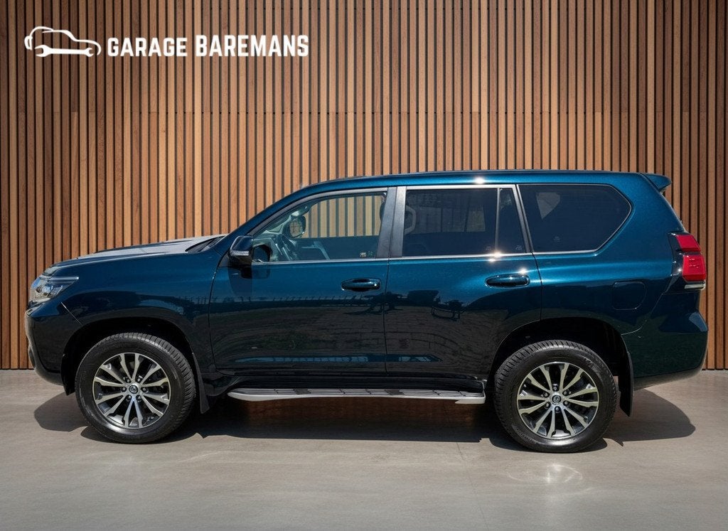 Toyota Land Cruiser 2.8 D-4D Professional 5p. 7100KM!, Auto's, Toyota, Gebruikt, Blauw, Leder, Bedrijf