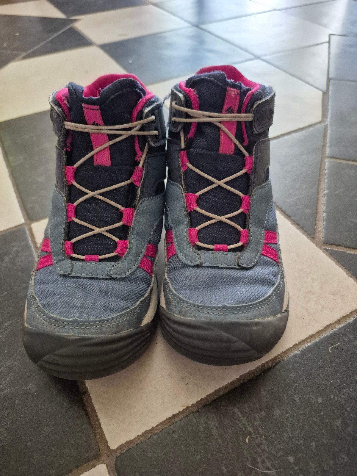 Quechua Bergschoenen Maat 31 (zool 19 cm), Ophalen, Gebruikt, Schoenen