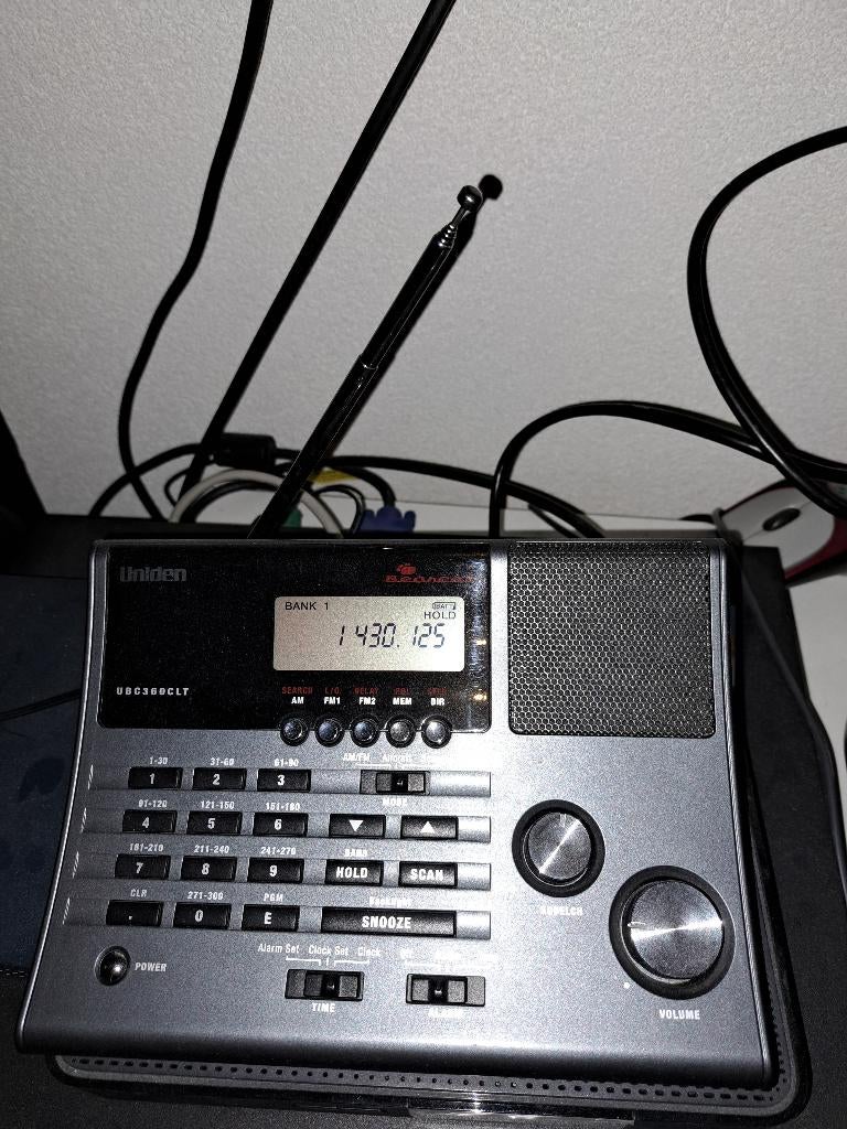 Te koop, Uniden Bearcat UBC360CLT., Telecommunicatie, Scanners, Ophalen of Verzenden, Zo goed als nieuw, 200 tot 500 kanalen