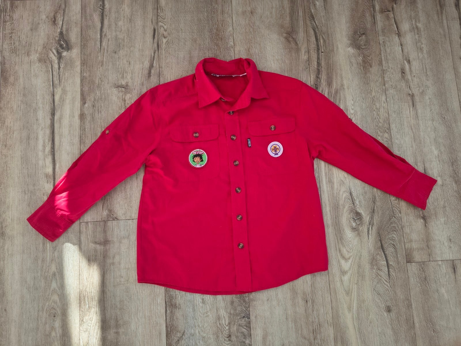 Mooie rode scoutingblouse, Bever uniform, Scoutfit, maat 128, Onb, Ophalen of Verzenden, Kleding, Onb