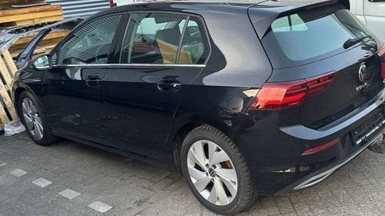 VW Golf 8 Belmont velgen met winterbanden (3+1), Gebruikt, Banden en Velgen, 17 inch, 205 mm