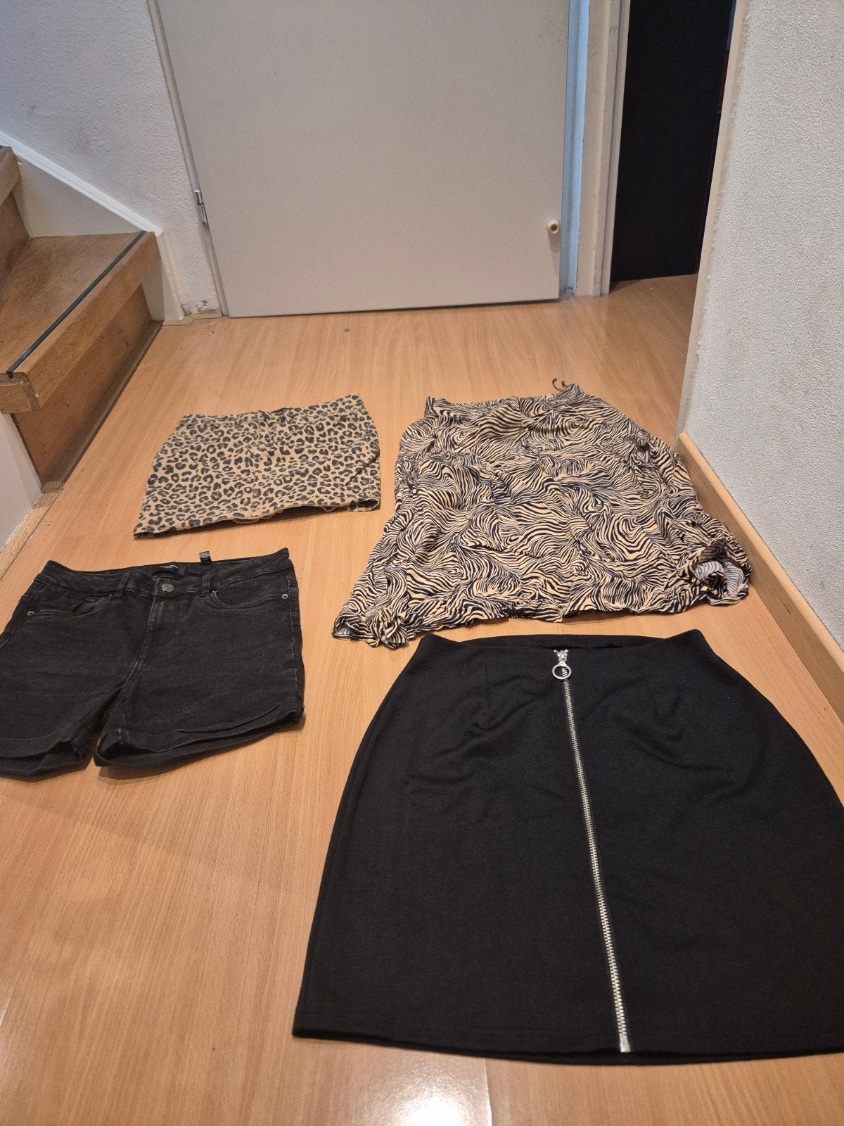 VERO MODA Kledingpakket Maat S: 3 Rokken + 1 Denim Shorts, Kleding | Dames, Rokken, Vero Moda, Zwart, Ophalen of Verzenden, Zo goed als nieuw