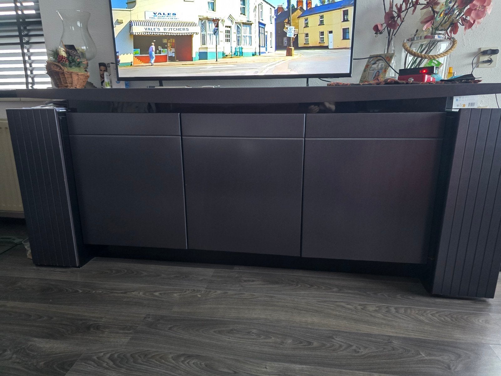 Gratis ophalen. Dressoir met 3 deuren - zwart en paars, Ophalen, Overige materialen, Gebruikt, 100 tot 150 cm