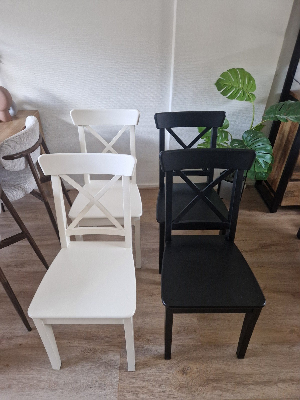 IKEA ROSENTORP Eetkamerstoel - Wit en Zwart, Ophalen, Gebruikt, Modern, Scandinavisch, Vier
