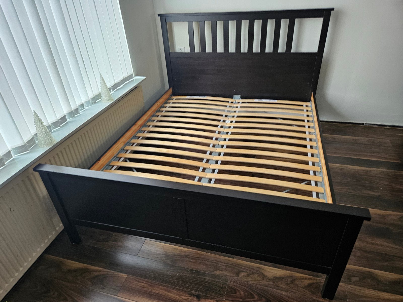 IKEA HEMNES 2perbed Zwart 160x200+ikea luroy oprolbaar bodem, Ophalen, Gebruikt, Zwart, Tweepersoons