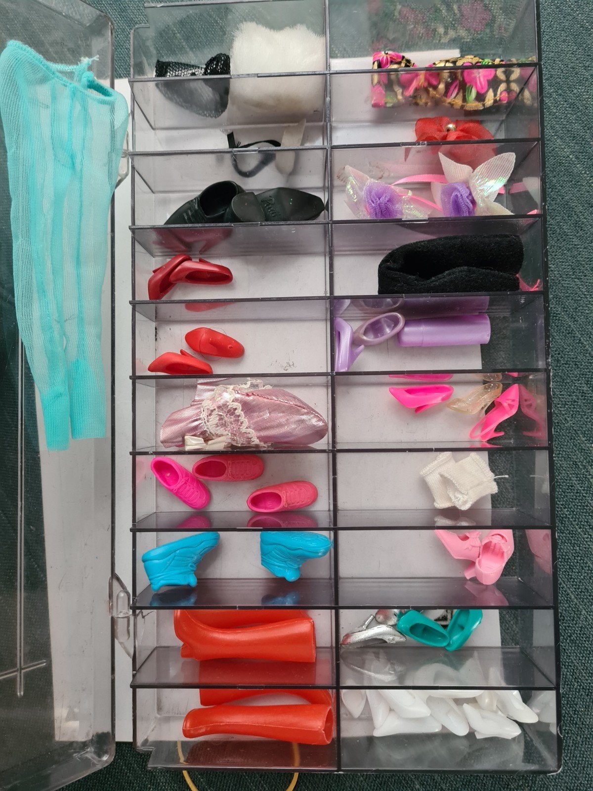 doos met BARBIE en SINDY ACCESSOIRES, Ophalen of Verzenden, Gebruikt, Barbie