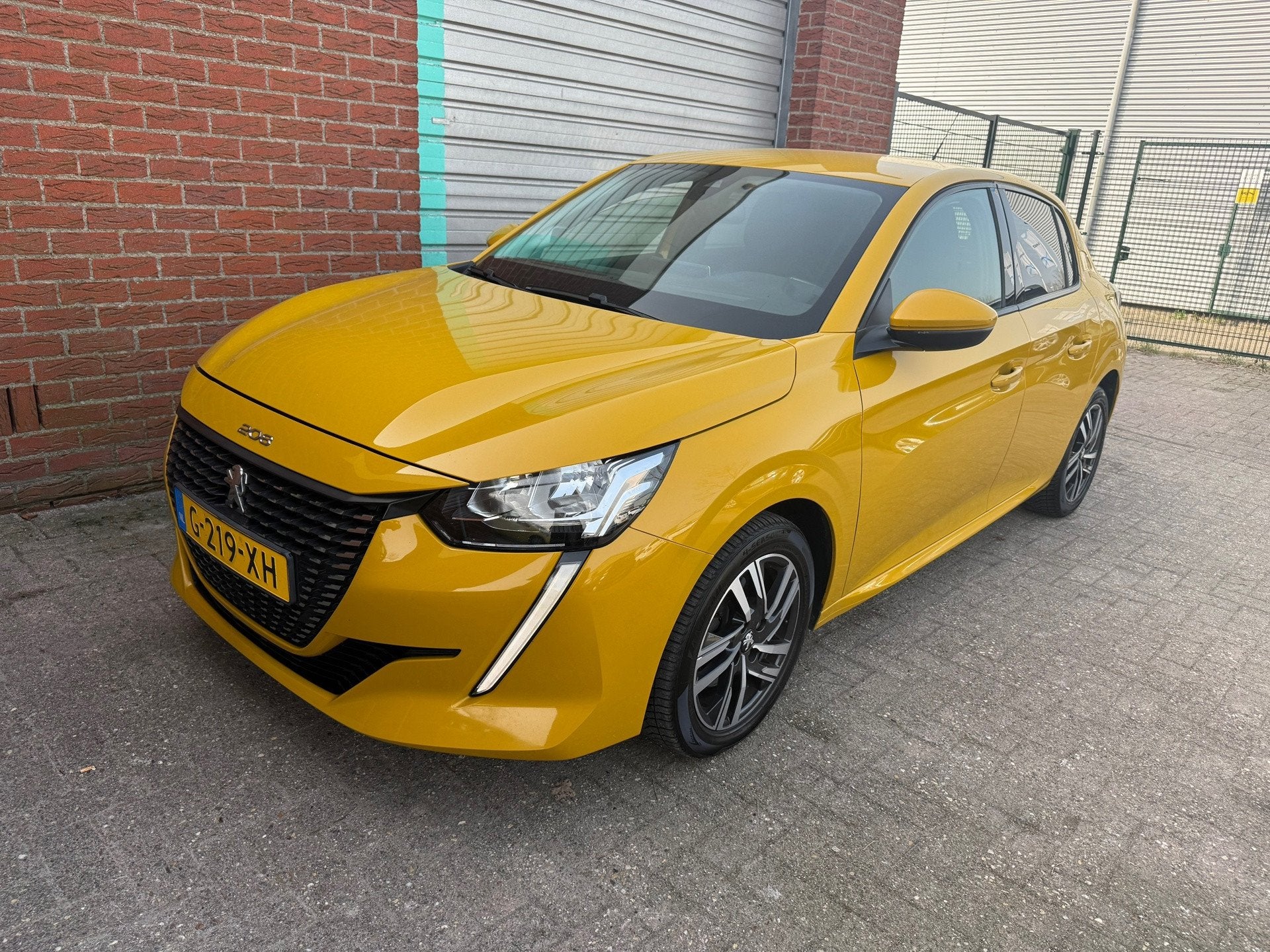 Peugeot 208 1.5 BlueHDi Blue Lease Allure NAV.+ Clima Bj:202, Auto's, Voorwielaandrijving, Gebruikt, Euro 6, Parkeersensor