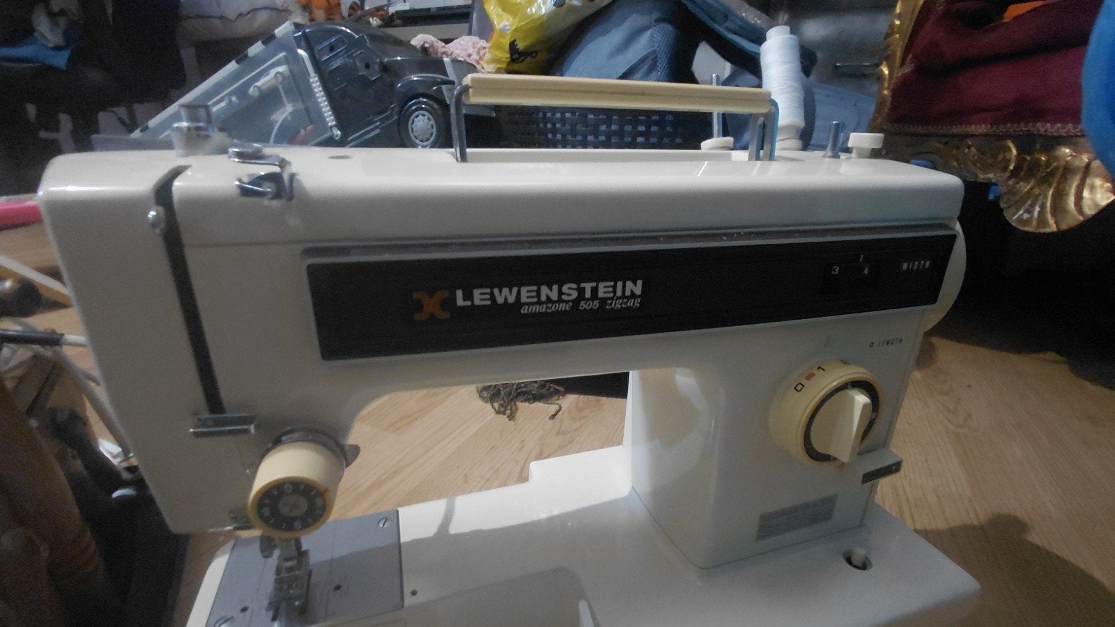 Lewenstein naaimachine - geliefd, maar zoekt nieuw thuis, Ophalen, Gebruikt, Naaimachine, Lewenstein