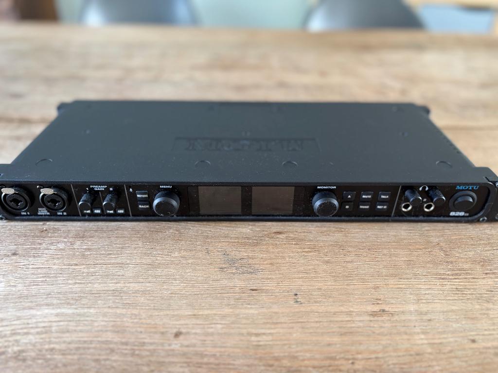 Motu 828es, Ophalen, Zo goed als nieuw, Extern, MOTU