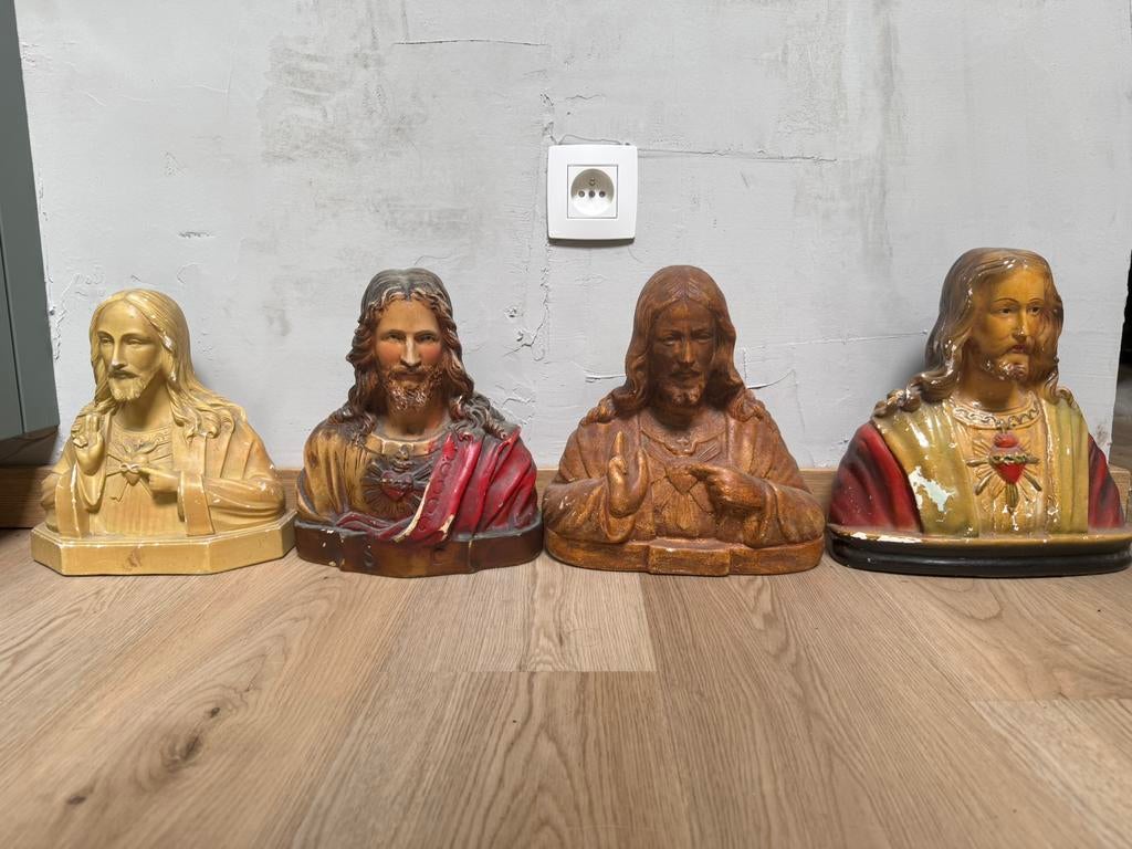 4x buste jesus heilig hart heiligenbeeld, Ophalen of Verzenden