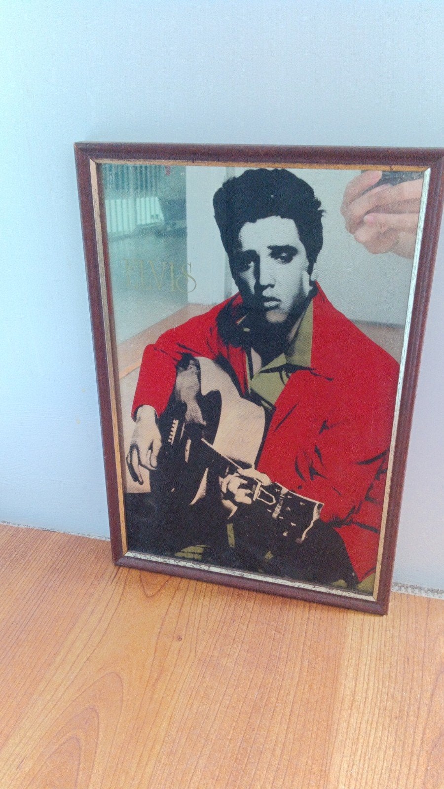 Vintage Elvis Presley spiegel met houten lijst, Ophalen of Verzenden