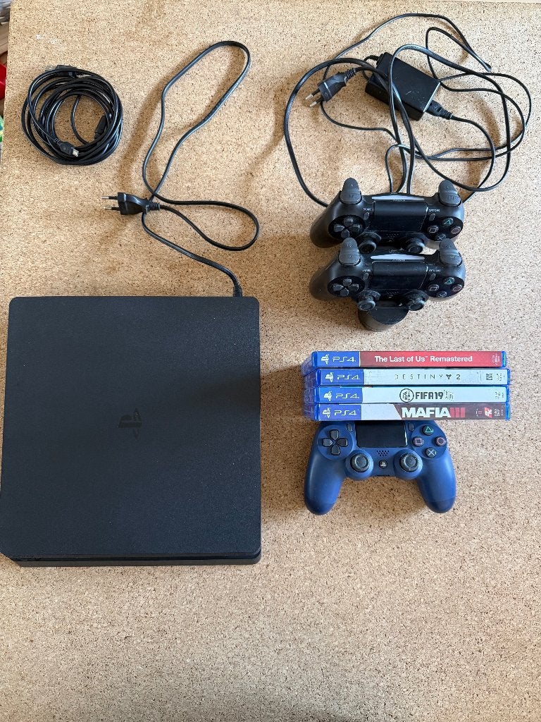 PlayStation 4 Slim plus accesoires en spellen, Spelcomputers en Games, Ophalen, 1 TB, Met 3 controllers of meer, Slim