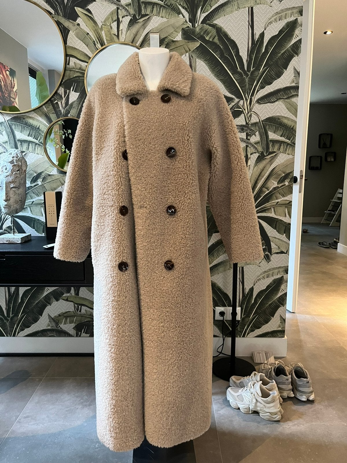 Winterjas intrend Max Mara, Ophalen of Verzenden, Zo goed als nieuw, Maat 38/40 (M), Beige