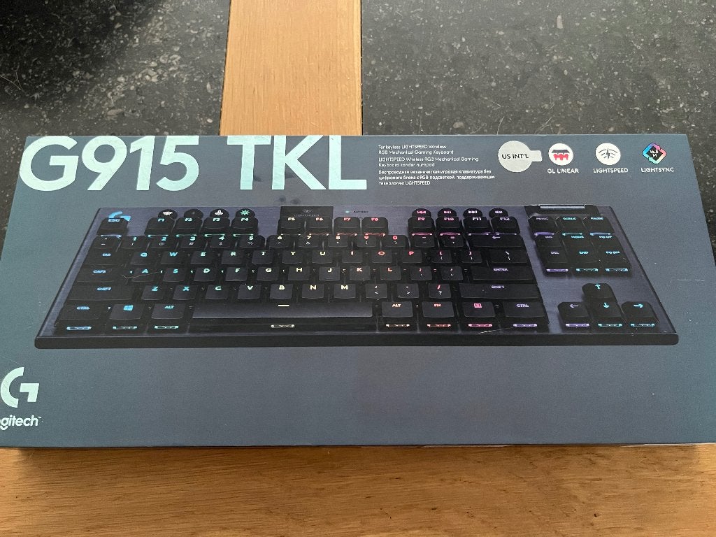 Logitech toetsenbord, Computers en Software, Gebruikt, Logitech, Qwerty, Bedraad