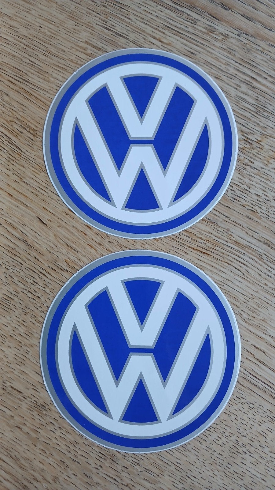 2 Stickers VW Volkswagen 11cm,  2 euro per setje, Ophalen of Verzenden, Zo goed als nieuw, Auto of Motor