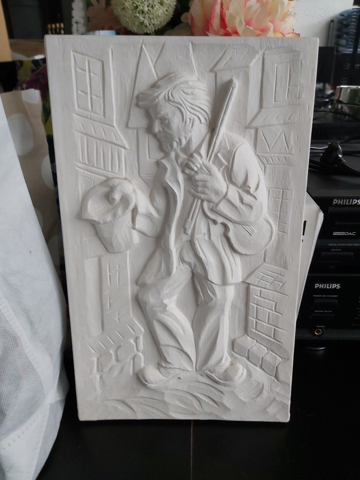 Wanddecoratie: Beeld van vioolspeler in reliëf, Ophalen, Gips, Handgemaakt, Wanddecoratie