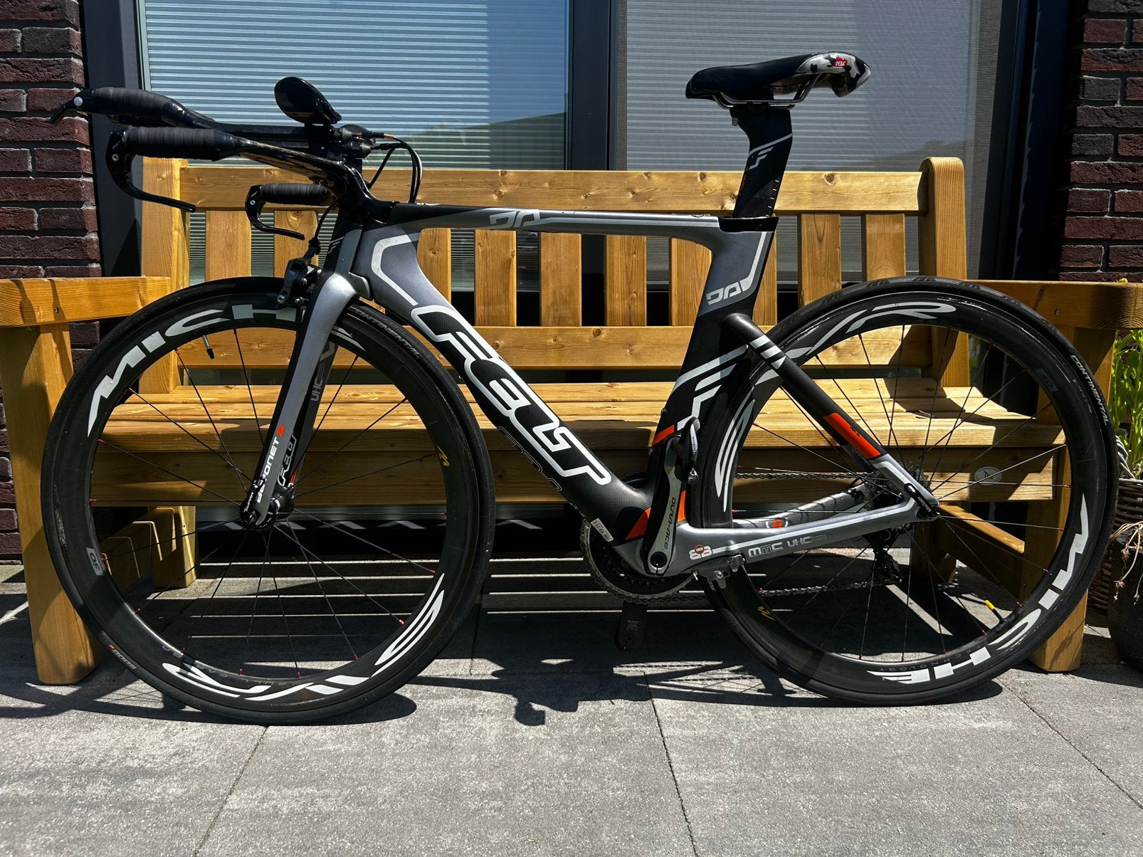 FELT DA - TT/Triatlonfiets, 28 inch, Carbon, Zo goed als nieuw, Meer dan 20 versnellingen