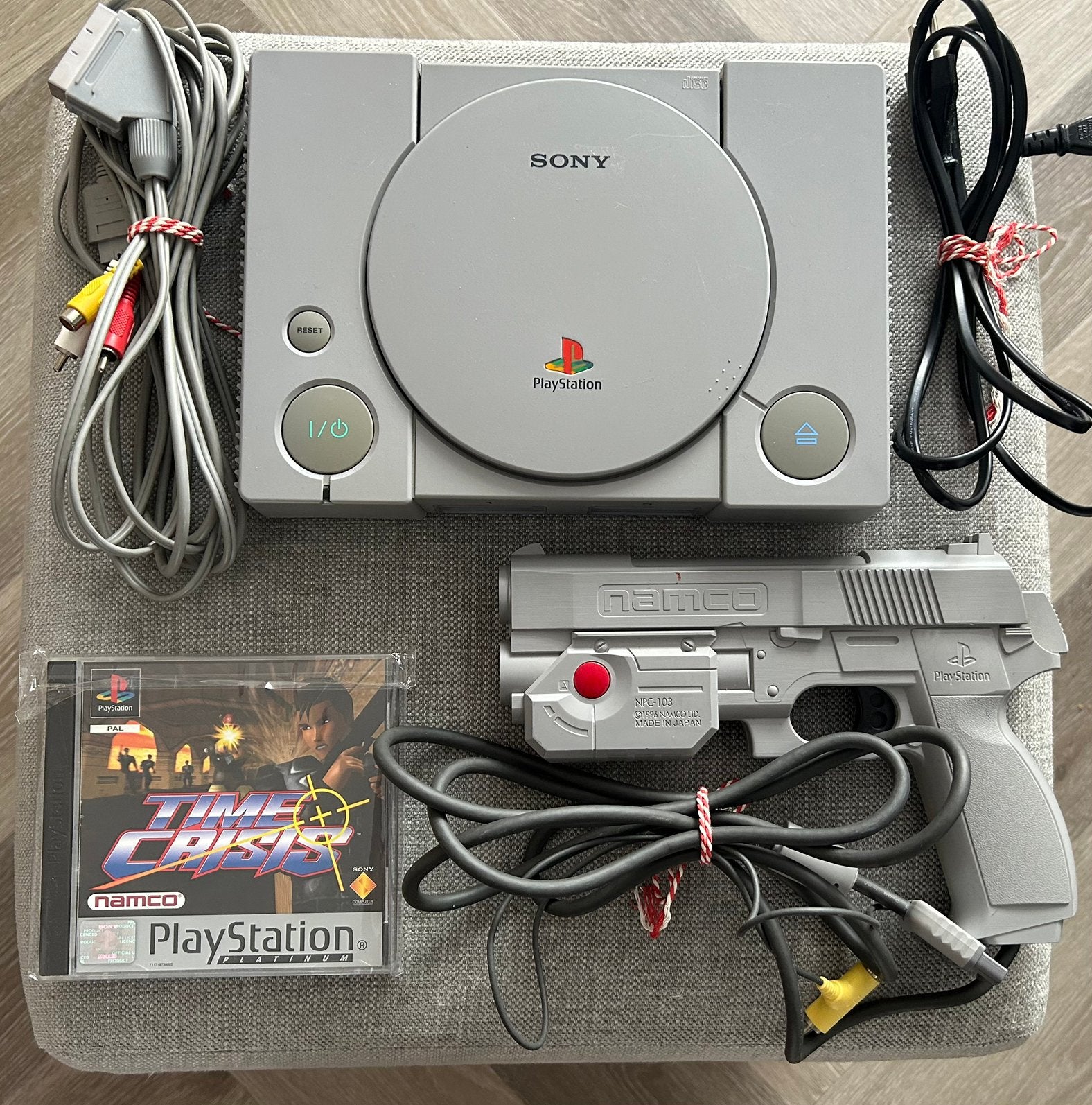 Playstation 1 / SCPH-7502 / G-Con 45 NAMCO Time crises ps1, Ophalen of Verzenden, Zo goed als nieuw, Zonder controller