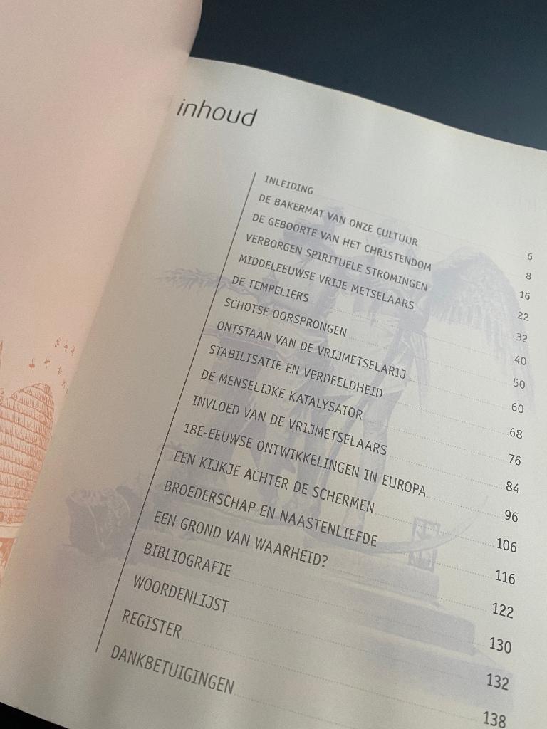 De Vrijmetselaars Hun geschiedenis en Mystieke Verbanden, Achtergrond en Informatie, Ophalen of Verzenden, Zo goed als nieuw, Overige onderwerpen