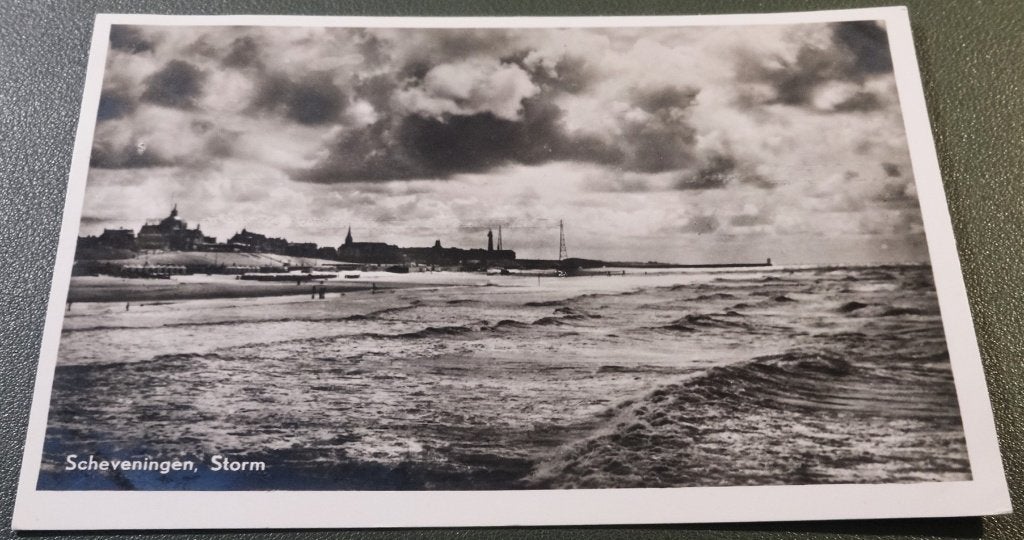 Scheveningen - Storm aan de kust - KDh02, Verzamelen, Ophalen of Verzenden, 1920 tot 1940, Gelopen, Zuid-Holland