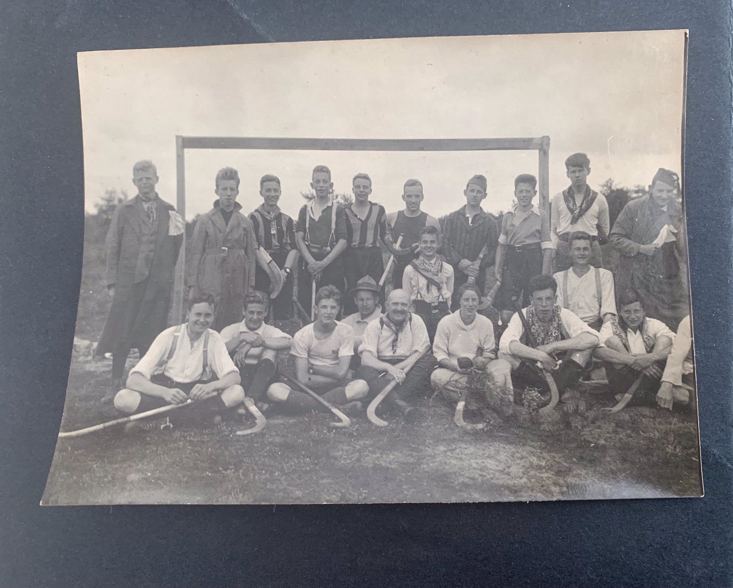 Foto Hockey Team, Verzamelen, Foto's en Prenten, Verzenden, Voor 1940, Zo goed als nieuw, Foto