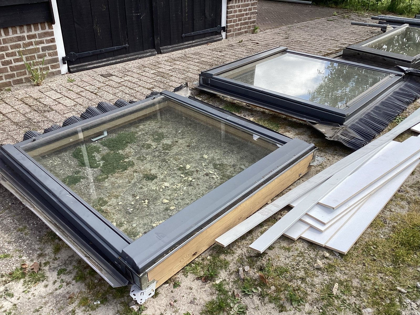 Velux dakramen 140x134 cm (nog 2 beschikbaar), Ophalen of Verzenden, Gebruikt, Dakraam, 120 tot 160 cm