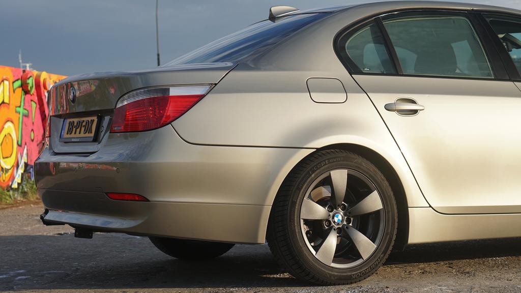 BMW 5-Serie 3.0 I 530 executive AUT 2004 trekhaak APK, Automaat, Zwart, 2000 kg, Particulier