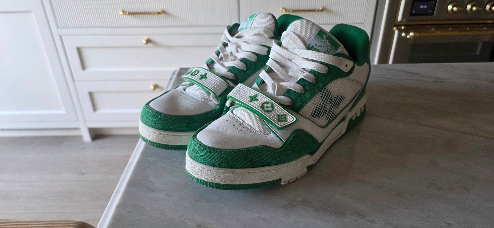 Louis Vuitton LV Trainer Sneakers Groen/Wit factuur aanwezig, Kleding | Heren, Schoenen, Overige kleuren, Ophalen of Verzenden