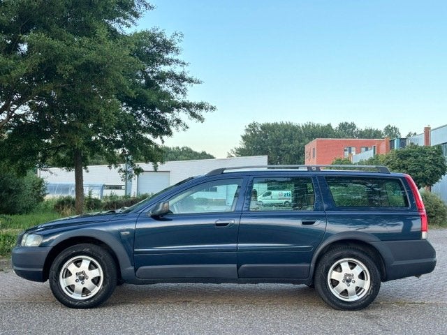 Volvo V70 Cross Country 2.4 T Comfort Line ECC Audio/Navigat, 1636 kg, Beige, Blauw, Vierwielaandrijving