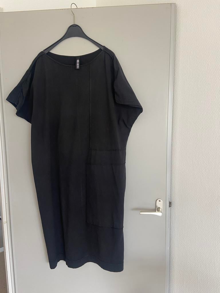 Ischiko jurk (3), Kleding | Dames, Jurken, Zwart, Maat 42/44 (L), Ophalen of Verzenden, Zo goed als nieuw