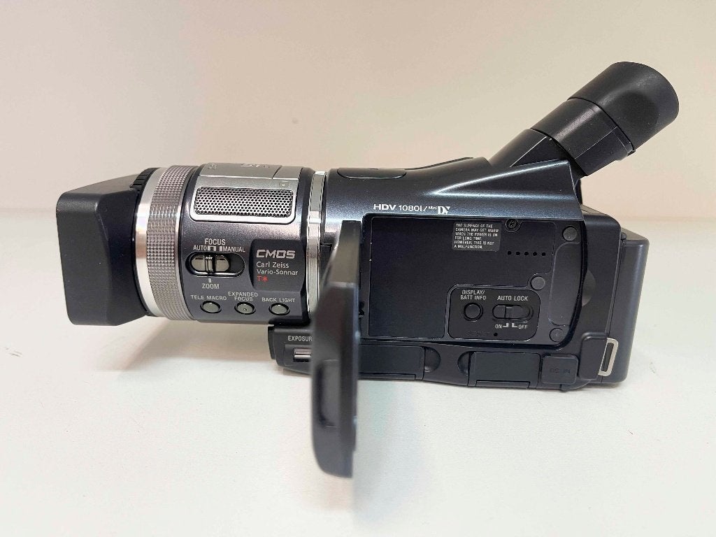 Foto 3 van Sony HDR-HC1E Digitale HDV/MiniDV Handycam-lees advertentie