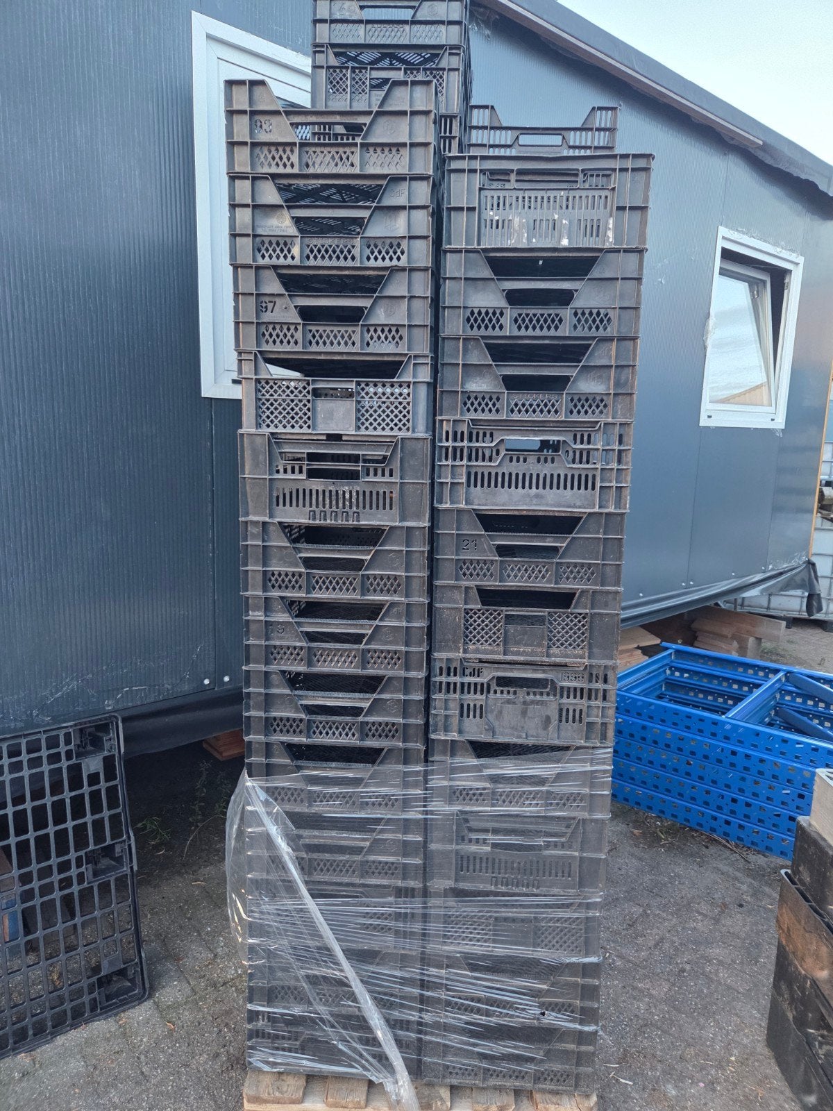 Stapelbare kunststof kratten - Ideaal voor opslag, Doe-het-zelf en Verbouw, Kratten en Dozen, Gebruikt, 40 tot 60 cm, 50 tot 75 cm