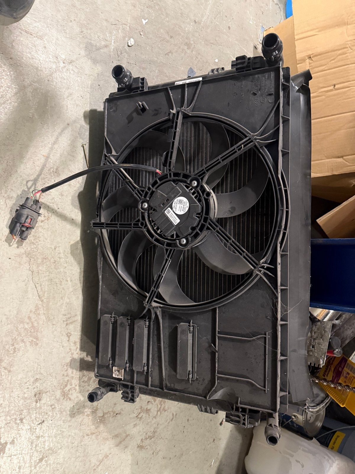 Radiateur met ventilator voor Volkswagen/Audi (AW4 50081641B, Ophalen of Verzenden, Gebruikt, Volkswagen